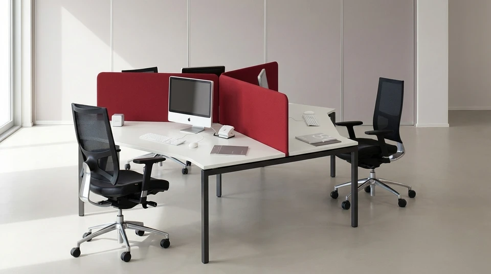 Salle de réunion moderne avec grande table de conférence blanche, chaises ergonomiques à dossier tissu gris et structure métallique